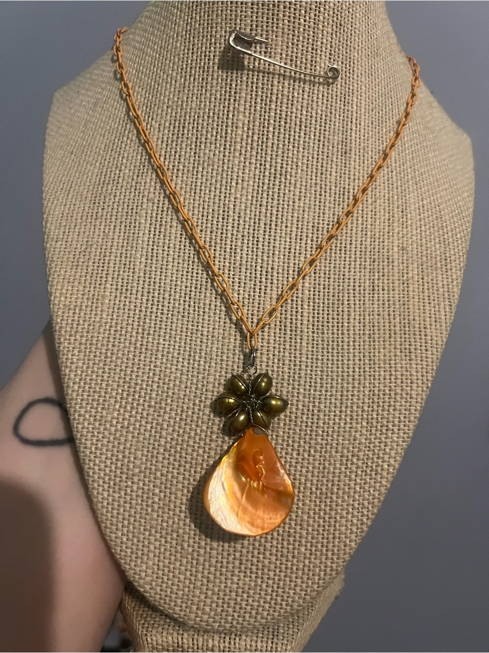 #214. Gold-Tone Necklace with Orange Shell Teardrop and Olive Flower Pendant - Picture 3 of 5